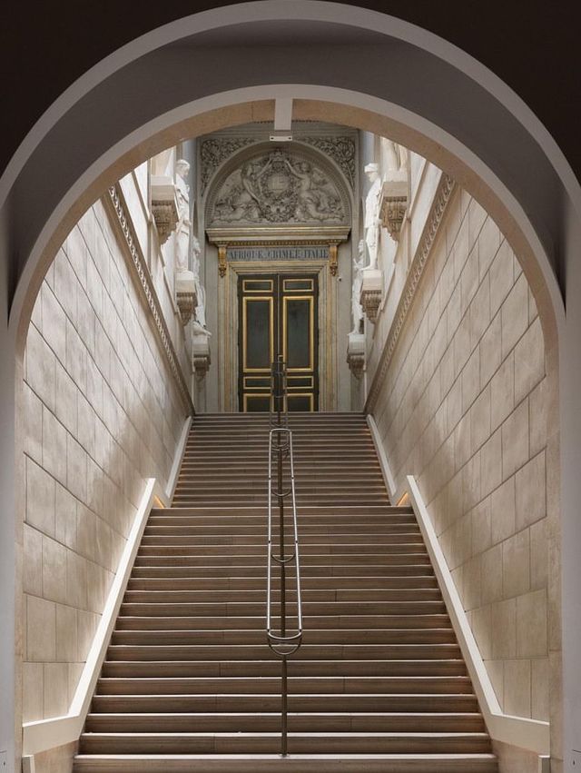 Louvre Museum, Paris 🏰🎨