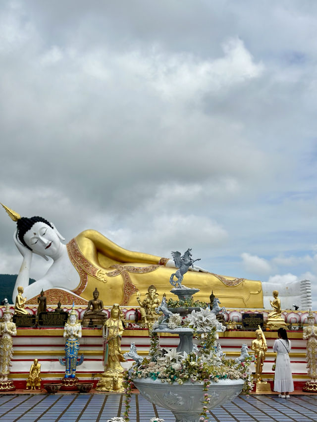📍Wat Phra That Doi Kham, Chiang Mai, Thailand 🇹🇭 