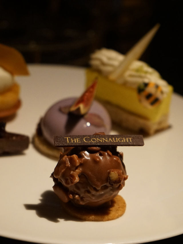 London | Authentic afternoon tea in The Connaught Hotel in Mayfair 