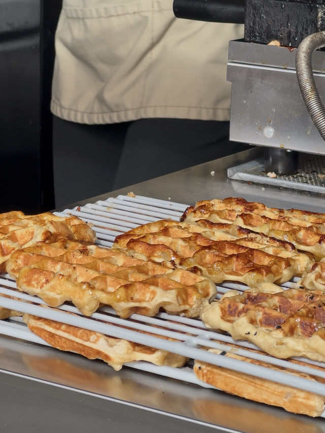 Waffle Ecstasy in Ghent - Bueno & Blueberries 