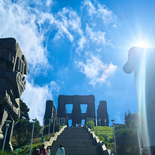 The Chronicle of Georgia – Tbilisi's Stone Giant🏛️