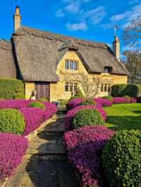 🏡 Cotswold Cottage: A Timeless Escape into English Country Charm 🌸