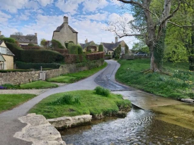 Historic Cotswolds Villages 🌿🌻