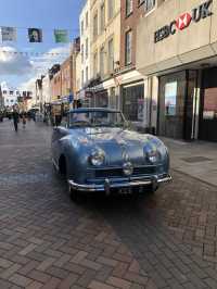 Glorious Gloucester, Step Back In Time In At This Iconic British City. 
