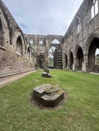 The Monumental Tintern Abbey, How Can A Ruin Be So Mesmerising?!