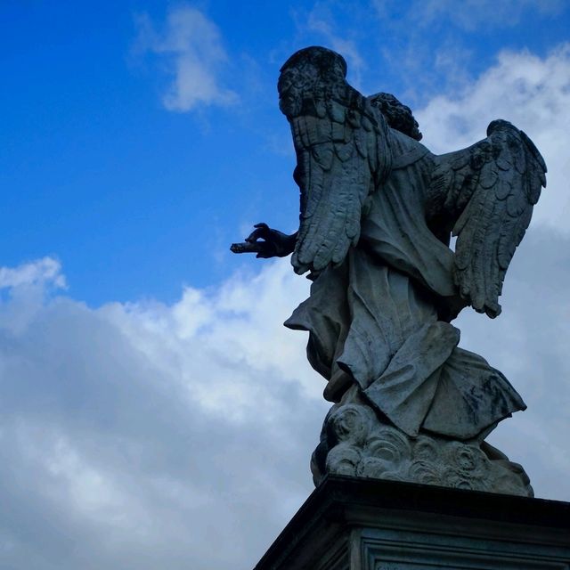 Angels by the Tiber – Rome’s Silent Guardians 😇🌉