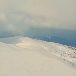 Shredding Powder at Kaimaktsalan: Greece’s Epic Ski Playground ⛷️❄️ #epictravelmoments
