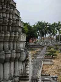 130 Replicas of World Wonders squeezed