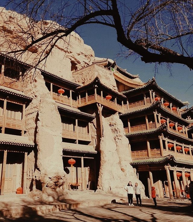 云岡石窟是世界聞名的石雕藝術寶庫之一