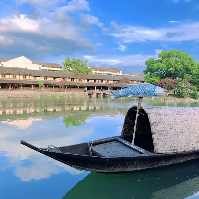 Wow!! There's a Thai fruit boat on Lishui Street too!!!