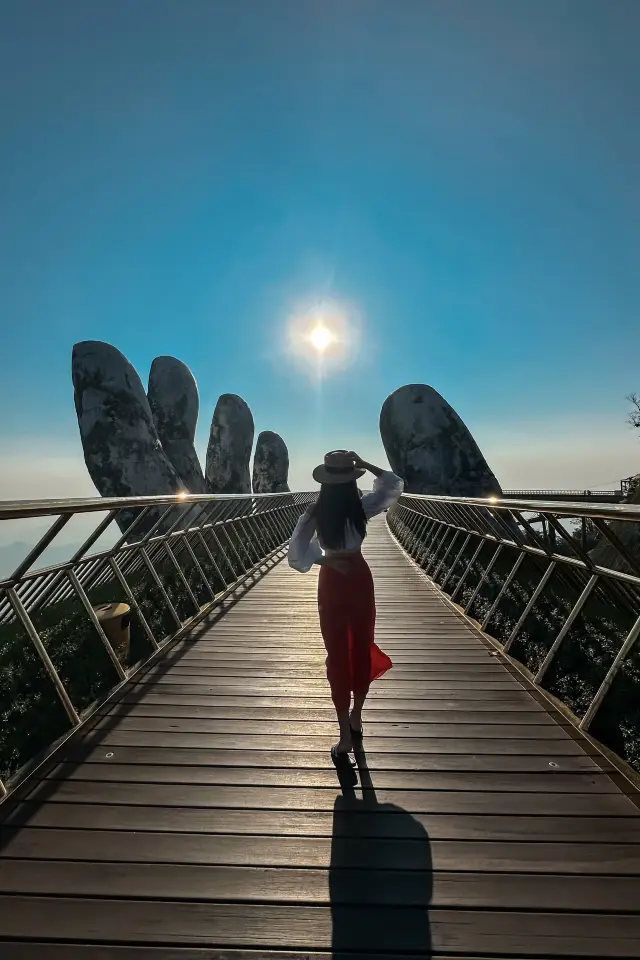 The Golden Bridge, built above an altitude of 1400 meters, is nestled among the clouds