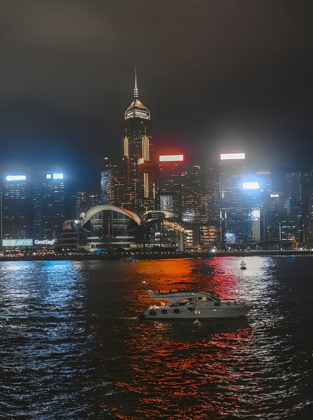 夜幕下的香港