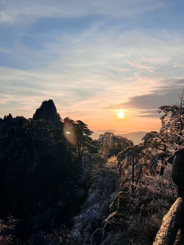 勇敢的人先享受這個世界，黃山歸來不看岳