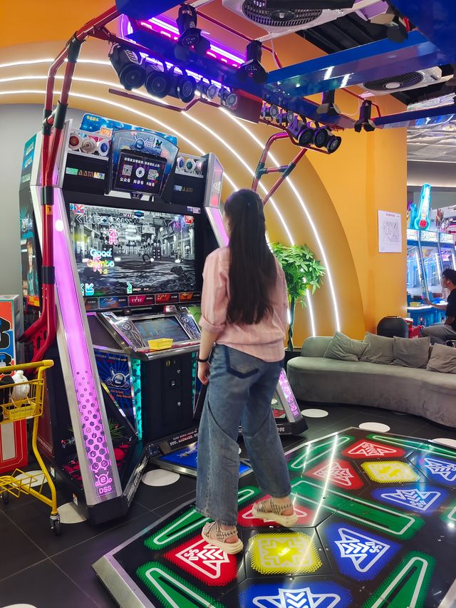 嗨玩電玩城主打多巴胺快樂，超解壓～