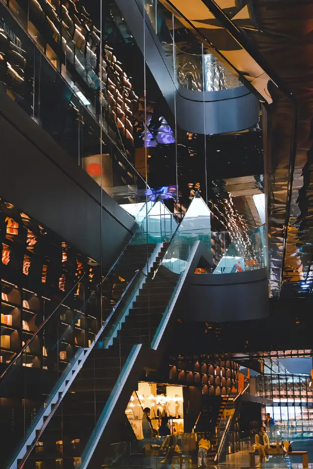 Xi'an Internet-famous Bookstore | Blue Ocean Wind·Comic Alley | A real-life version of Inception