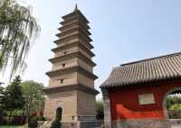 正定古城擁有著名的四座古塔，均始建於隋唐，江河變遷，無言屹立，成為漫長歲月的見證