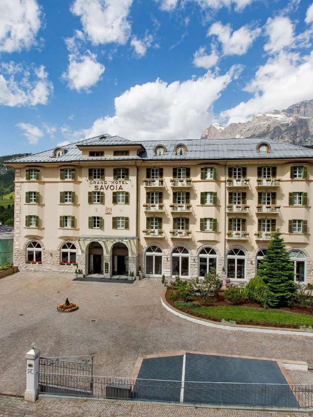 🏔️ Cortina's Coziest Stays: Grand Hotel Savoia 🌟