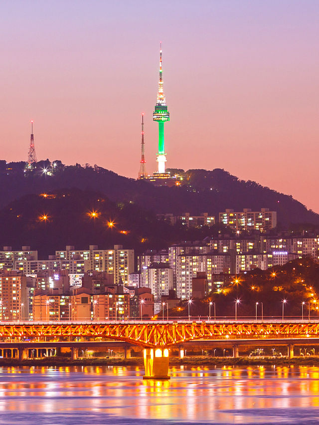 首爾快閃1日遊：從首爾塔到古色古香北村 🌟🗺️