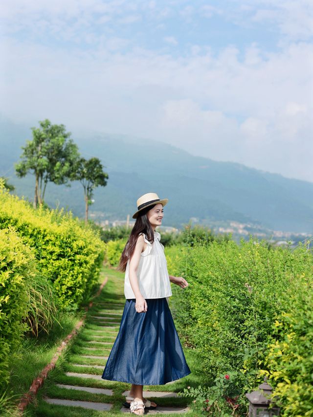 喺西昌!啱啱退房!入住咗17°C嘅邛海邊嘅...。