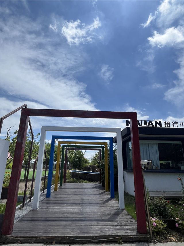 帶娃威海榮成4天3晚遊，第一晚入住那藍設計師民宿