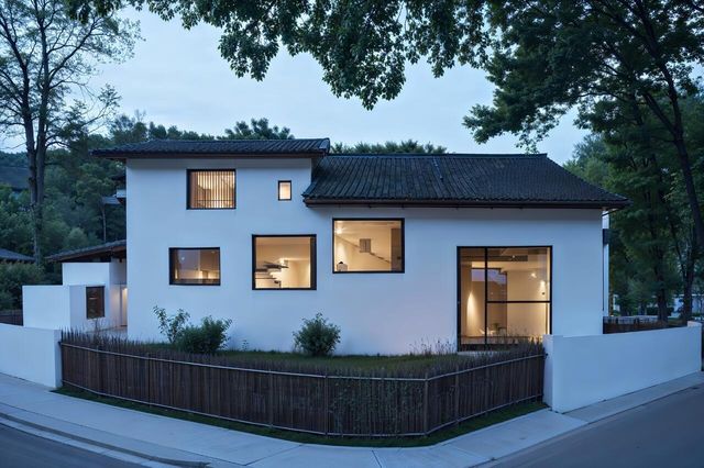 來龍棲山就住這家帶私家園林的老許小院吧。