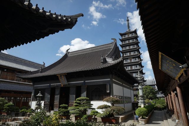 不要錯過這座上海最古老的寺院之一工真如寺。