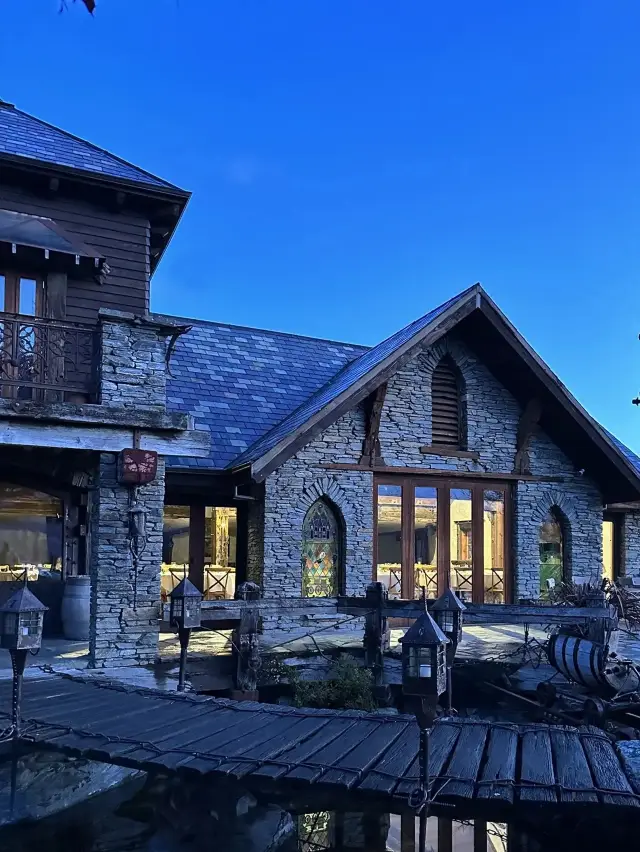 Queenstown Blue Hour: Capture the dreamy natural beauty.