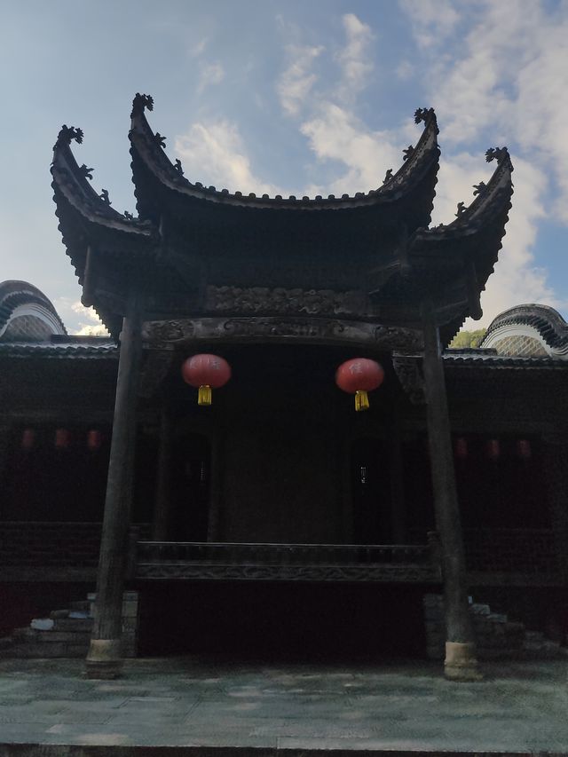 雲髻山很好，但是下次不來了，姊妹們。
