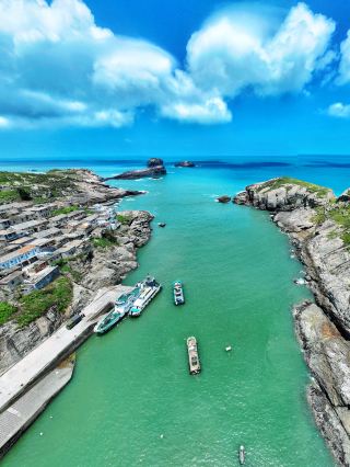 My friends are going crazy, they all say this island is more beautiful than the Sishuang Islands