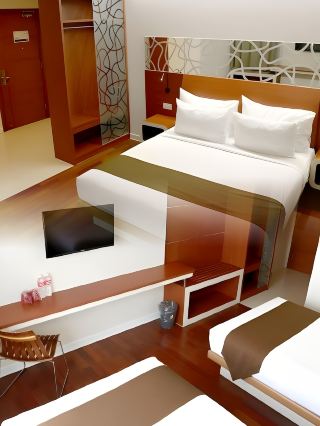 Surprise! This hotel is amazing! I'll definitely come back next time!