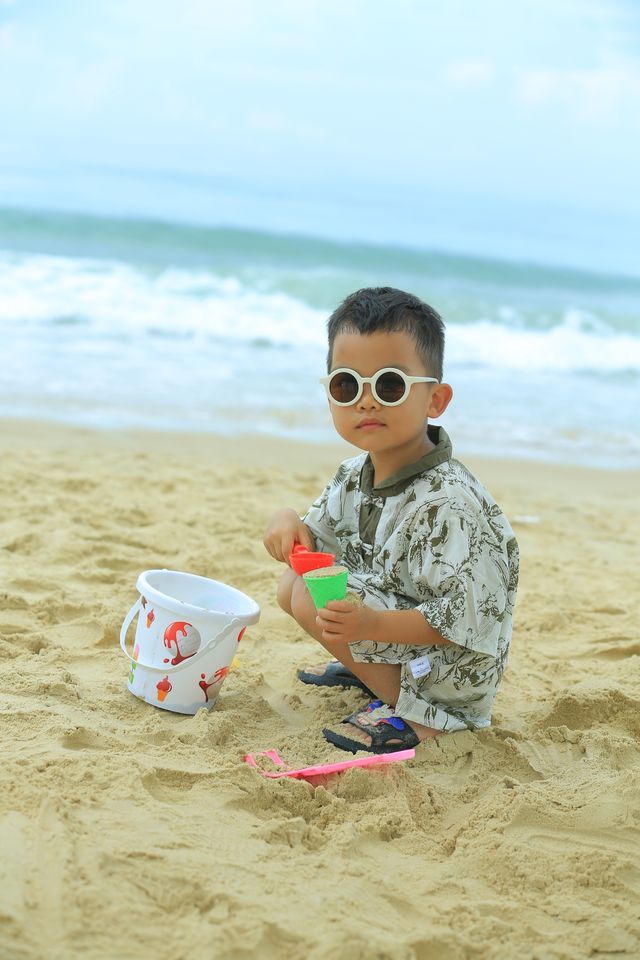 奔赴海口沙灘，擁抱湛藍大海與金色暖陽
