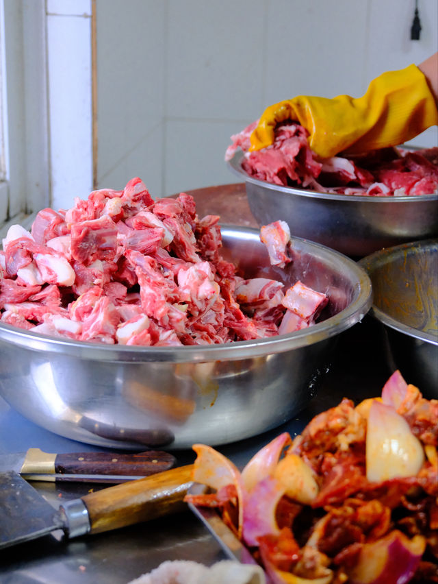 為了頓飯，跑了一座城，建議吃完在離開昆明