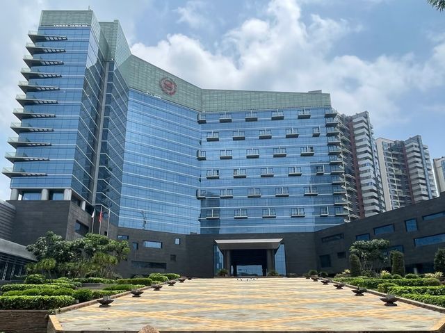“金鳳凰”老牌酒店-順德喜來登酒店酒店測評 酒店地址:廣東省佛山市順德區大良新城區，靠近順德區政府，