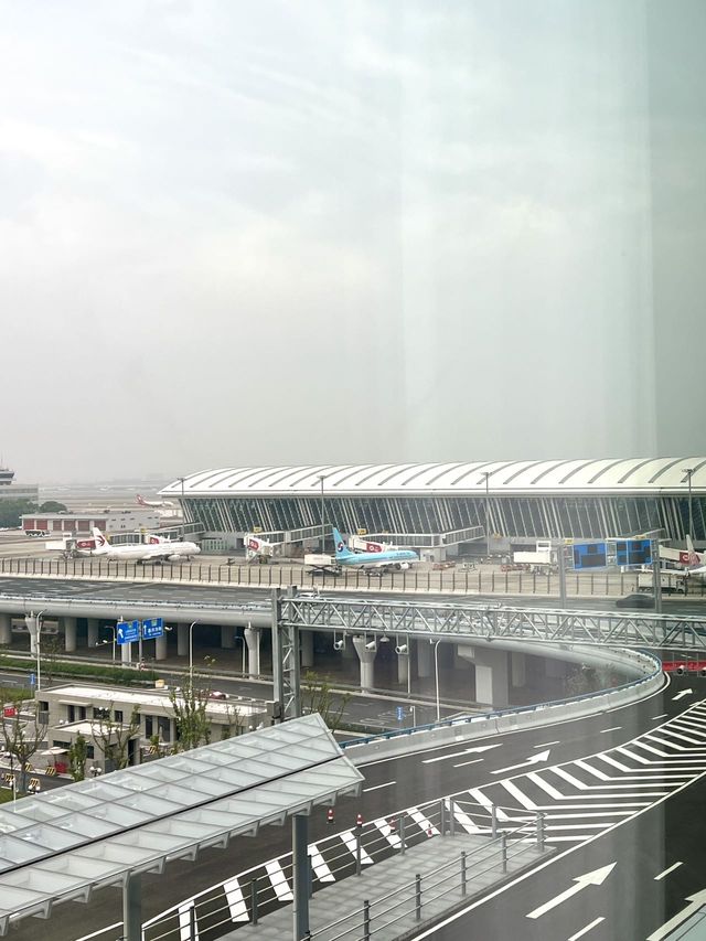 浦東機場旁的雲端棲息地｜候機浪漫
