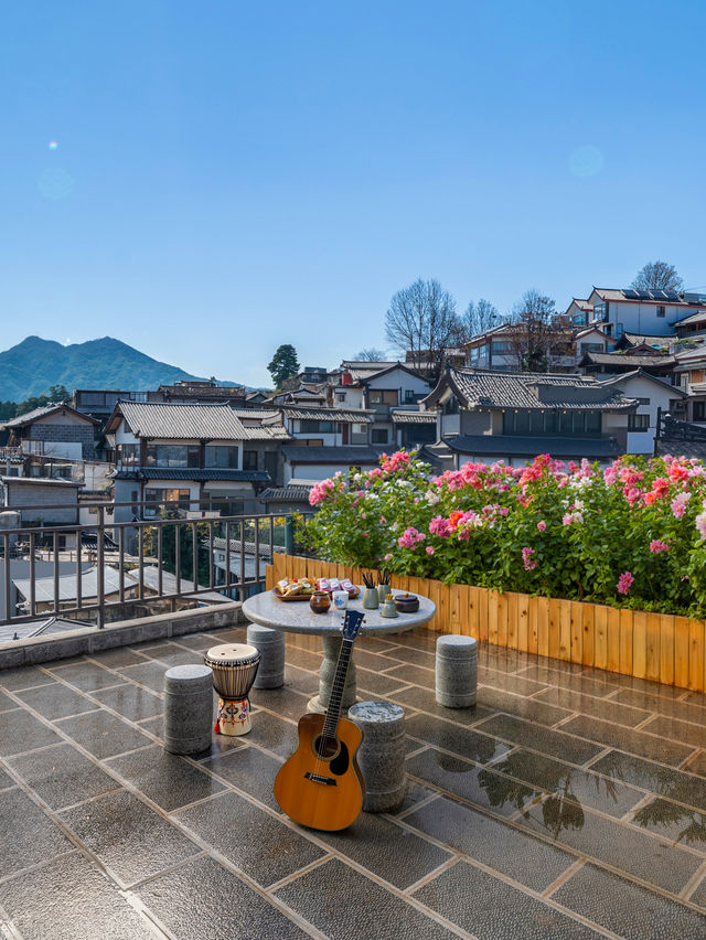 住喺古城旁邊，拉開窗簾就係美景，呢間民宿令我唔想走