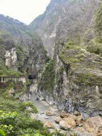 太魯閣峽谷：大理石峽谷的地質詩篇，台灣東部的自然奇觀