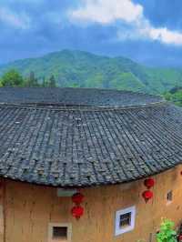 教科書裏嘅土樓，原來真係存在