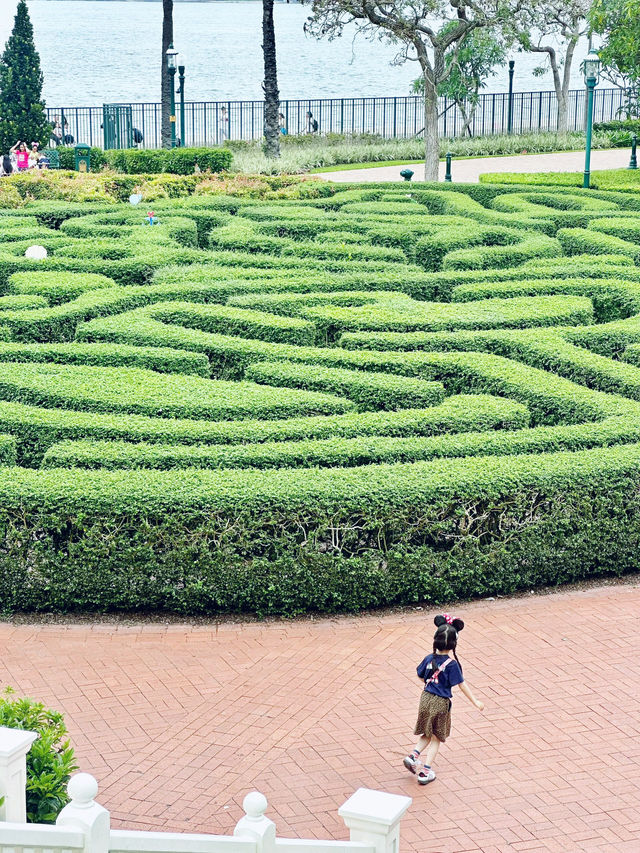 帶女兒去迪士尼吧！🏰 今次來港迪，依然選擇住園區酒店～上兩次在上海住過樂園酒店同玩具總動員酒店，今次揀咗香港迪士尼探索家酒店，體驗超讚！