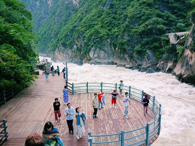 Tiger Leaping Gorge: Where Mountains Kiss the Sky