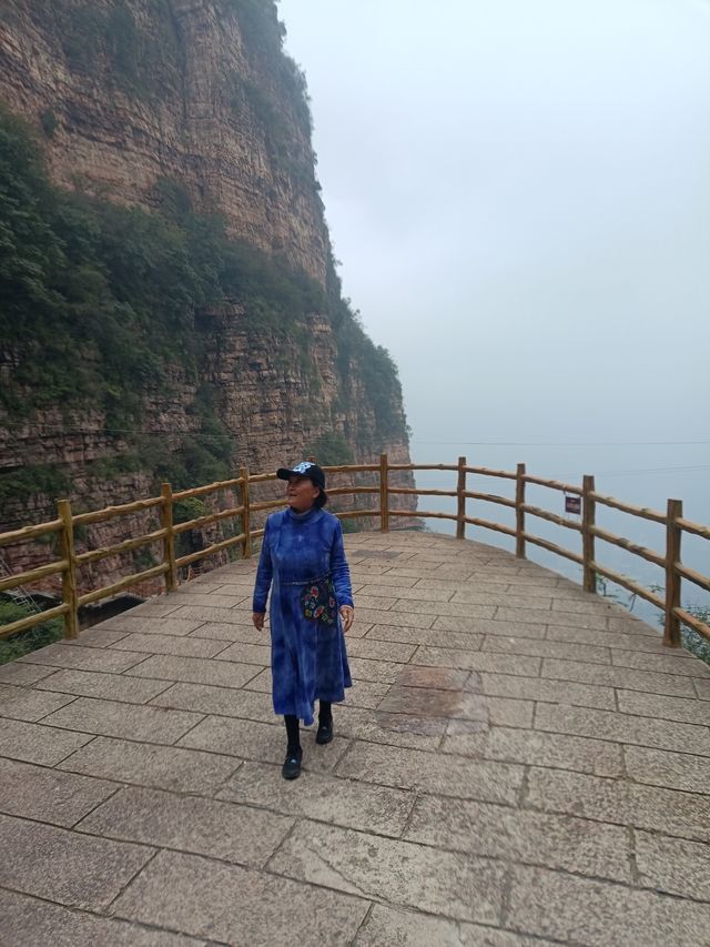 河北秘境｜東太行丹霞赤壁，霧中仙蹤美絕了！