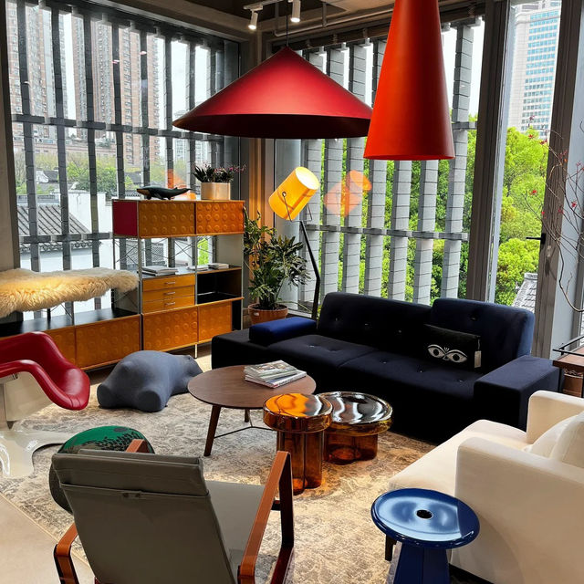 난징에 오픈한 스위스×핀란드 디자인 가구展 & 카페! 'Cloti' & 'Arci' 🌟