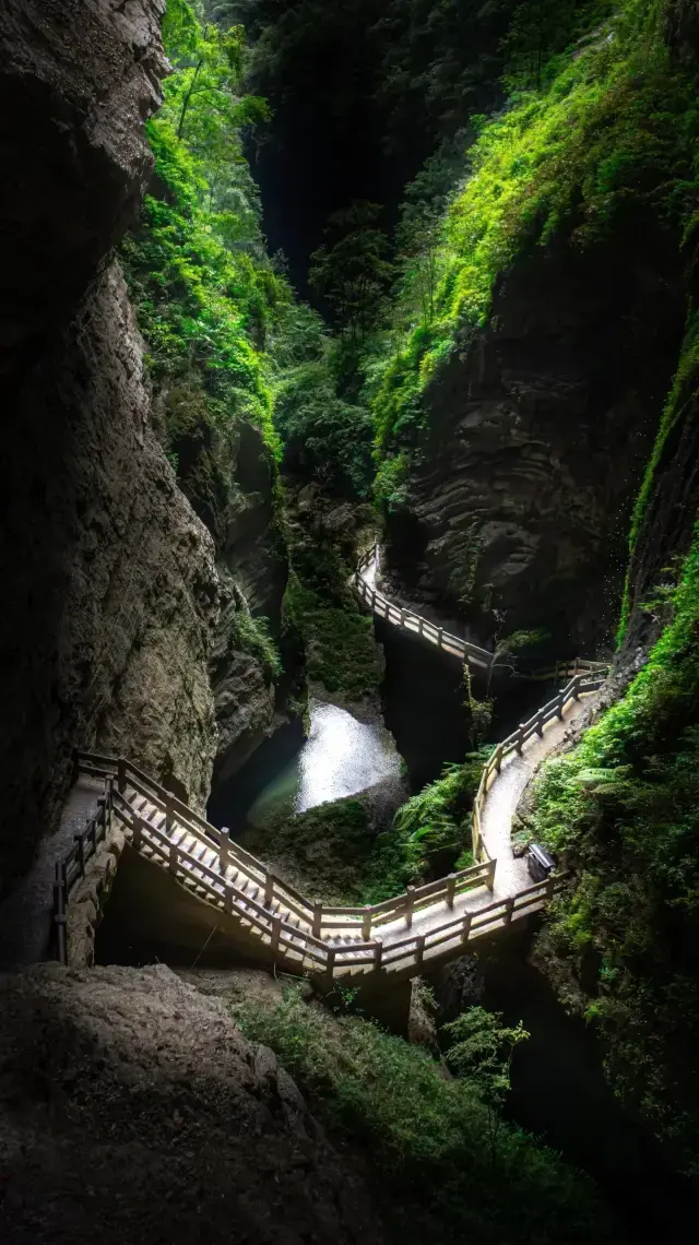 Stunning Longshui Gorge Walking Guide