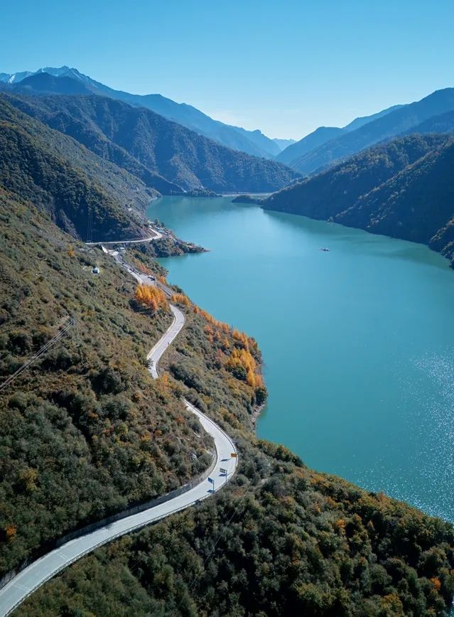 免費小眾景點平武白馬沿途風景--邂逅綠水藍天彩林雪山 免費小眾景點平武白馬沿途風景--邂逅綠水藍天彩林雪山