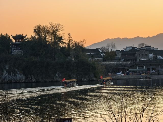 # 奔赴桃花潭，在八景精舍枕著詩意入眠