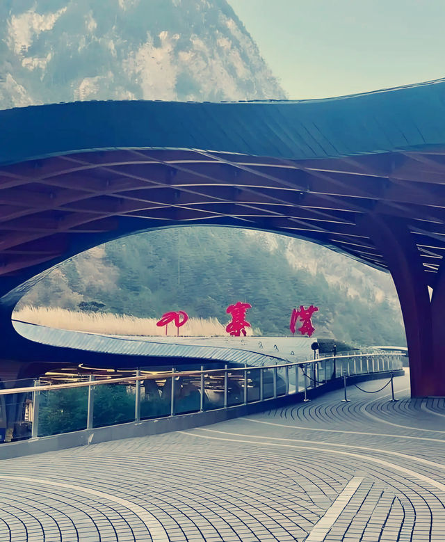 冬幻九寨365天倒映嘅仙境全部喺晒度喇 想逃離城市?一秒鐘墜入藍色仙境!九寨溝嘅冬天真係被嚴 冬幻九寨365天倒映嘅仙境全部喺晒度喇 想逃離城市?一秒鐘墜入藍色仙境!九寨溝嘅冬天真係被嚴