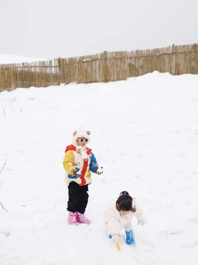 西嶺雪山帶娃追雪成功,小月齡也可衝! 西嶺雪山帶娃追雪成功,小月齡也可衝!