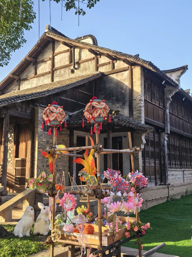 潮韻新生 | 鹽官古鎮的藝術變奏 潮韻新生 | 鹽官古鎮的藝術變奏