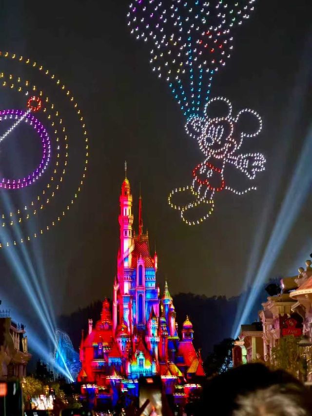 香港迪士尼聖誕季來啦!成年人的童話世界太夢幻了 香港迪士尼聖誕季來啦!成年人的童話世界太夢幻了