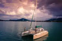 在蘇梅島,我搭上了一艘會得獎的帆船!