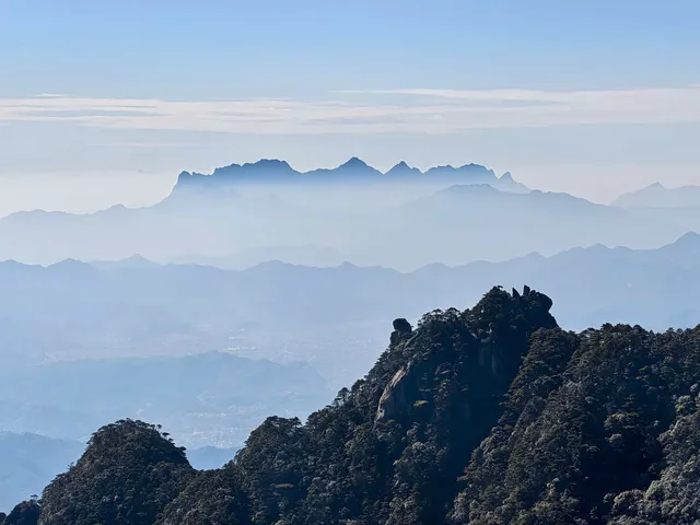 三清山媲美黃山 三清山媲美黃山